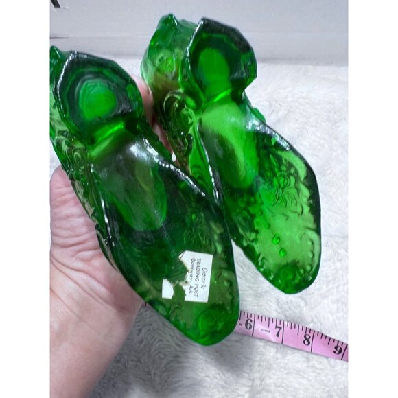 Vintage Green Glass Elf Shoe Figurines Set & Decorative Collectibles - Picture 5 of 6